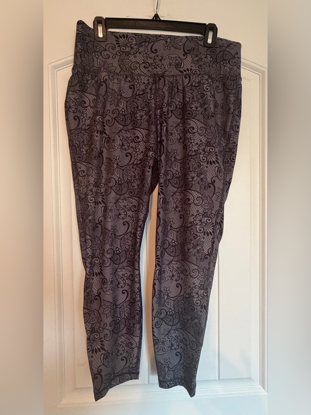 Lane Bryant Black Floral-Scroll Print Pull-On Leggings